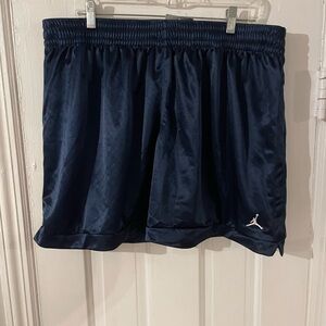 Jordan Women’s LG Navy Shorts LG New With Tags B16